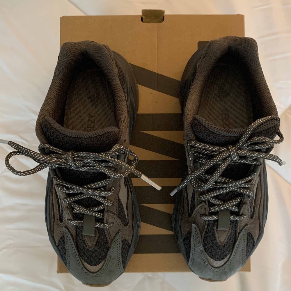 Yeezy 700 Geode - Picture 5 of 9